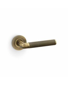 ALEXANDER & WILKS KINGSTON KNURLED LEVER ON ROSE - ANTIQUE BRASS